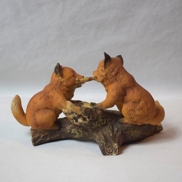 1981 Home Interiors Homco 2 Fox Cubs Playing on Log - Picture 5 of 7